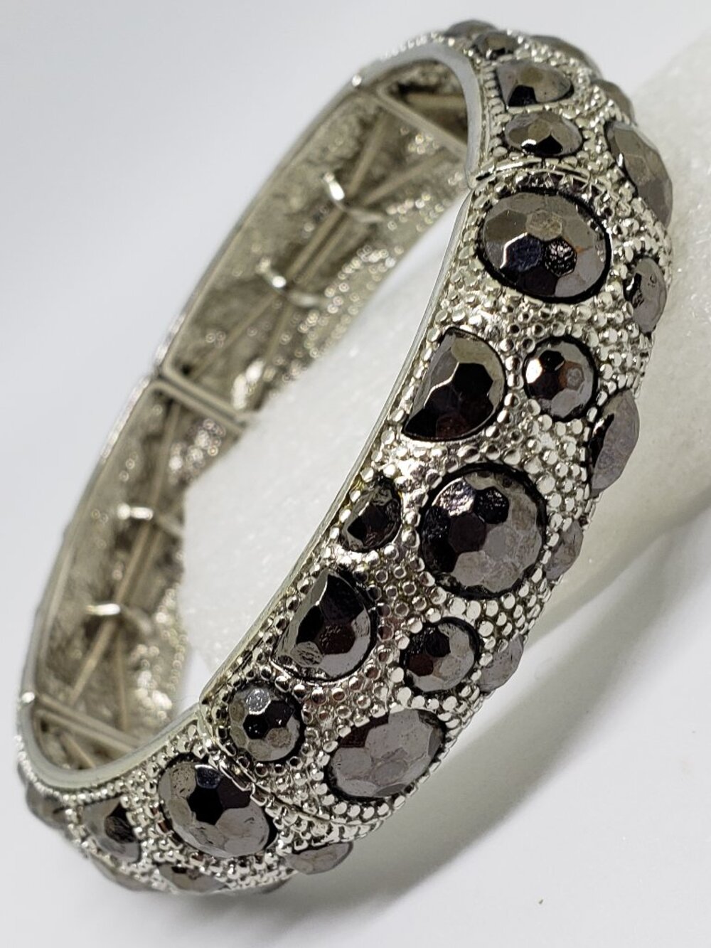 Lia Sophia SUSPICION Black Faceted Rhinestone Charcoal 5 Link Stretch Bracelet